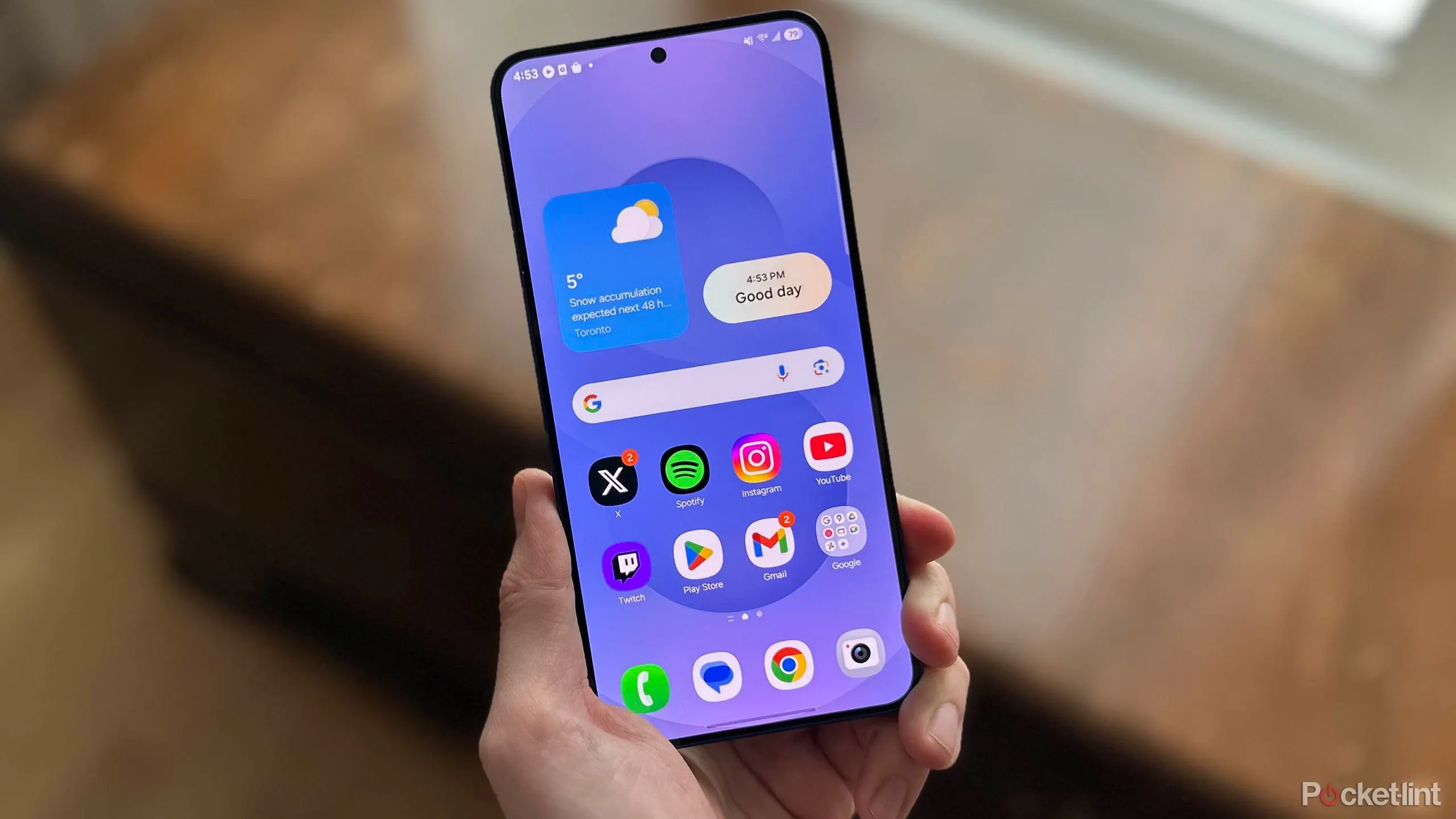 Màn hình điện thoại Samsung, minh họa việc đăng nhập tài khoản