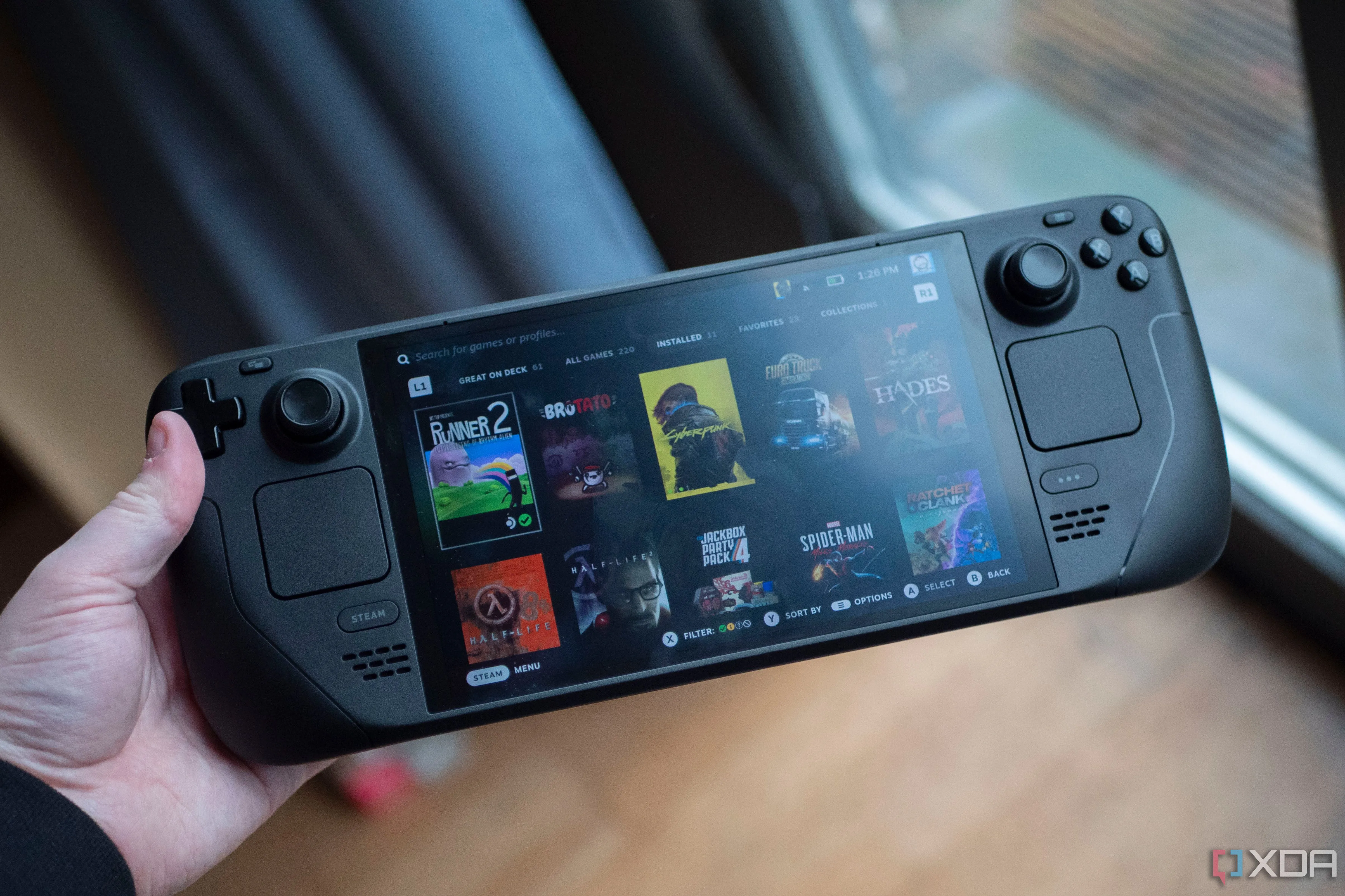 Máy chơi game cầm tay Steam Deck OLED - SteamOS và Bazzite cho gaming