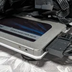 Ổ cứng SSD SATA Crucial BX500, đại diện cho công nghệ lưu trữ SATA đang dần bị thay thế bởi NVMe nhanh hơn