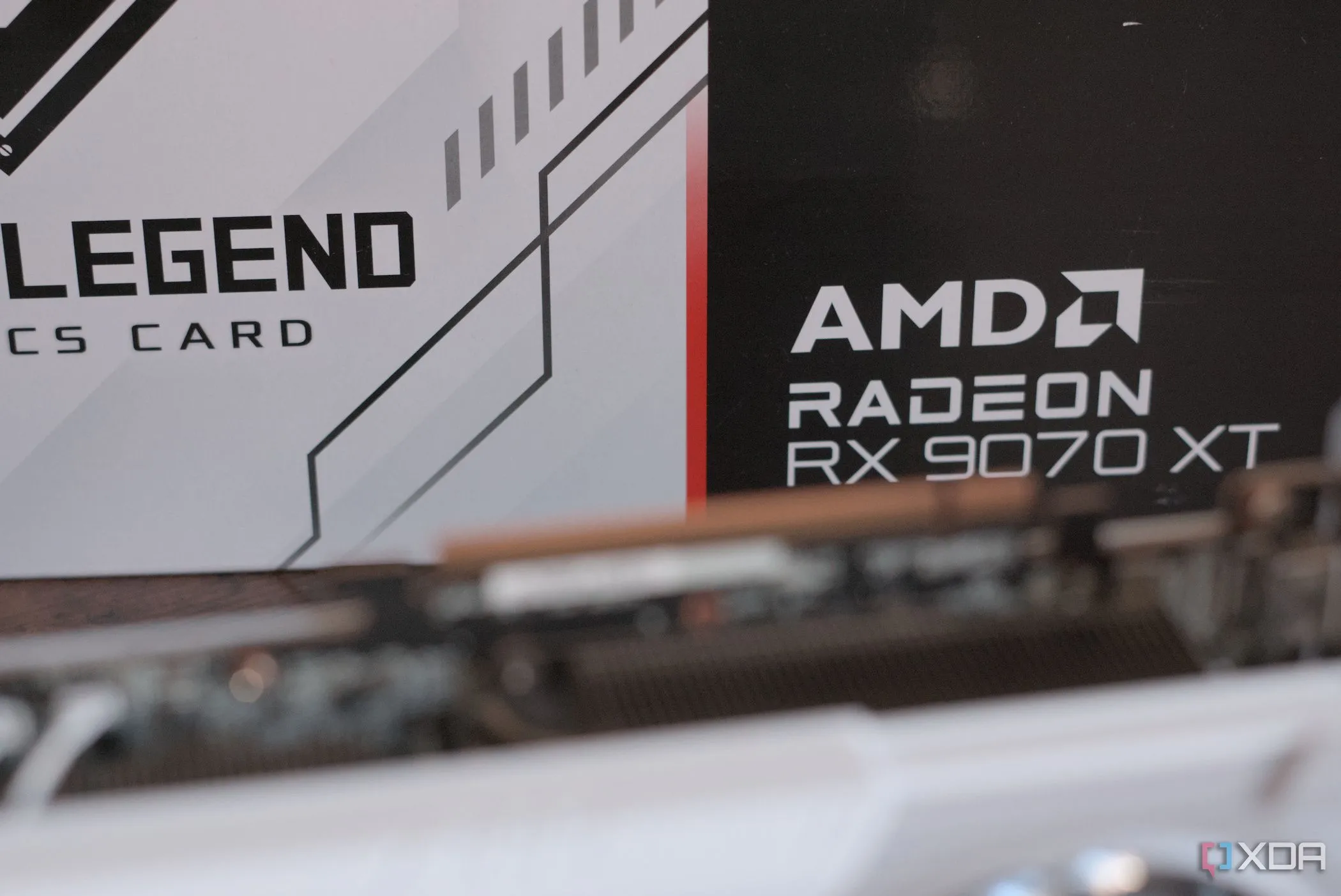 Thẻ đồ họa ASRock Radeon RX 9070 XT Steel Legend trong hộp - card màn hình AMD cho HTPC gaming
