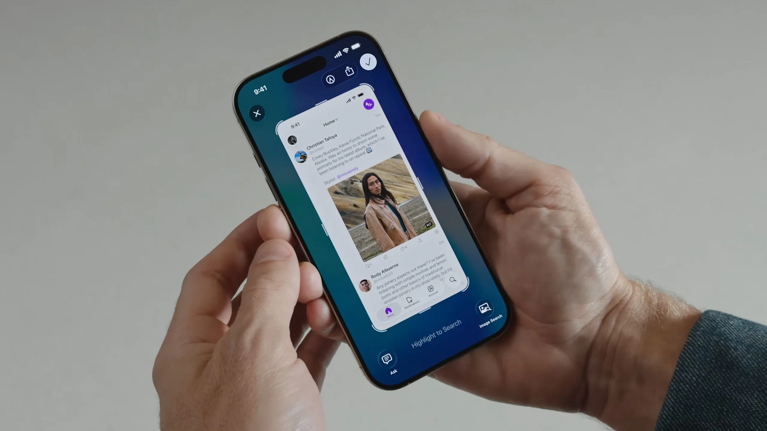 Tính năng Trí tuệ hình ảnh tìm kiếm nội dung trên màn hình iPhone với iOS 26.