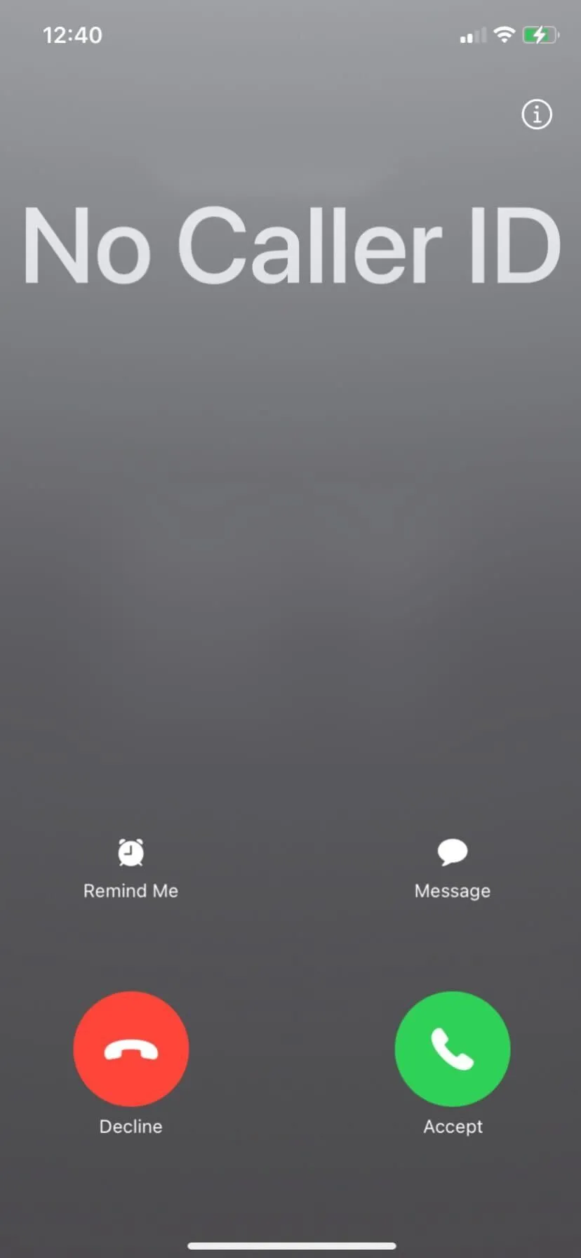 Màn hình iPhone hiển thị "No Caller ID" (Không có ID người gọi) khi sử dụng mã *67 để ẩn số điện thoại.