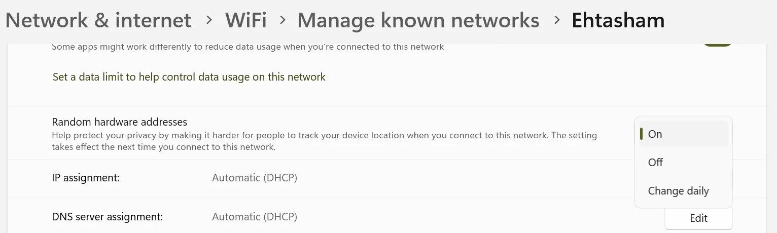 Bật địa chỉ phần cứng ngẫu nhiên cho một mạng Wi-Fi cụ thể trong cài đặt Windows để tăng cường quyền riêng tư.