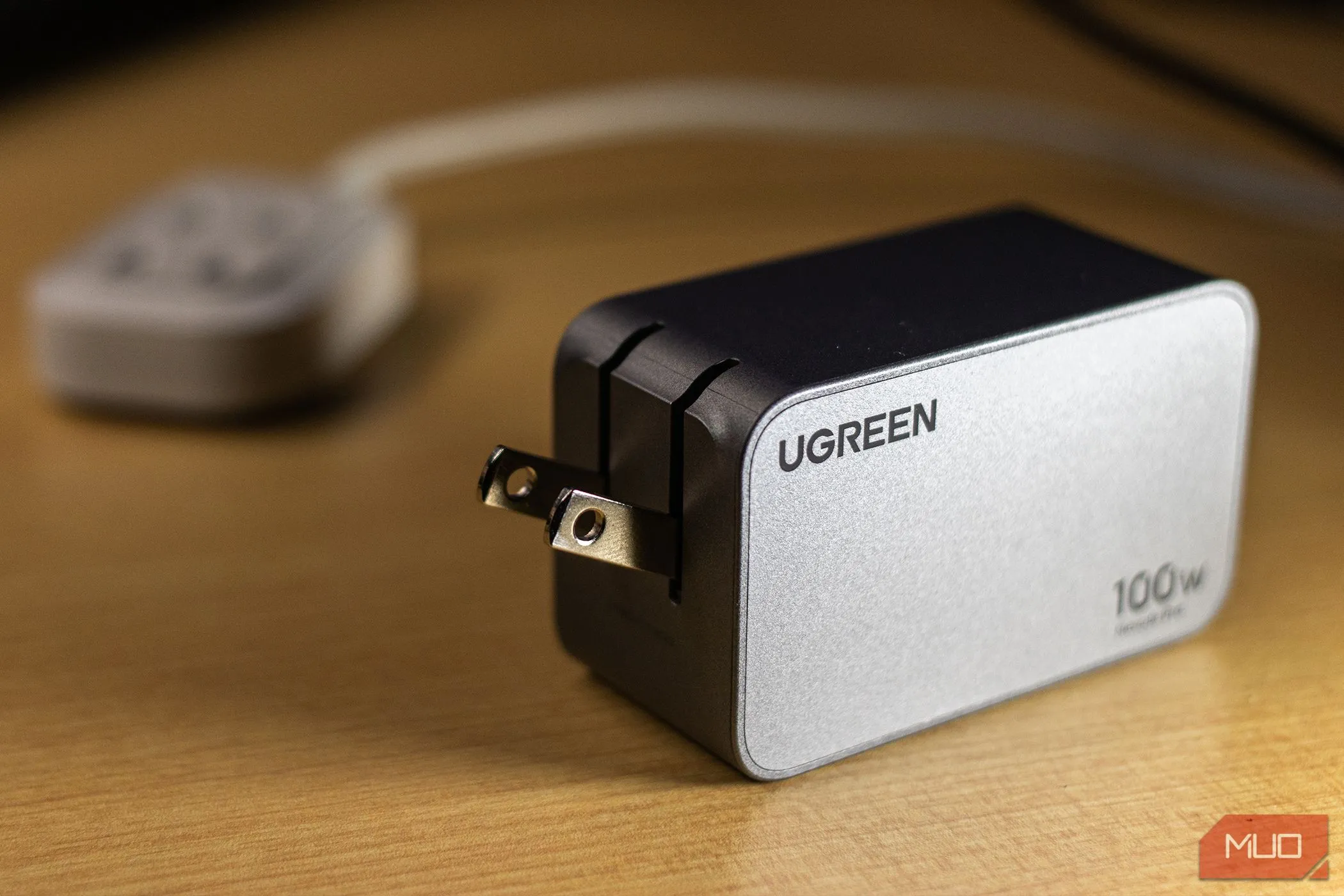 Bộ sạc tường USB-C Ugreen Nexode Pro 100W với phích cắm gập