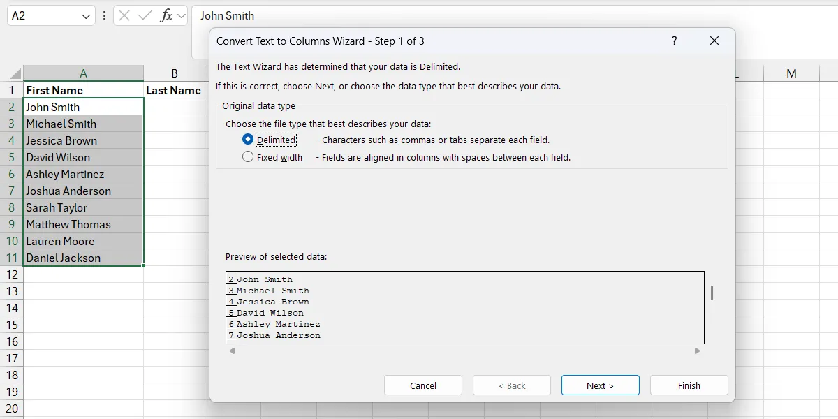 Bước 1 của quy trình chuyển đổi văn bản sang cột bằng Text to Columns