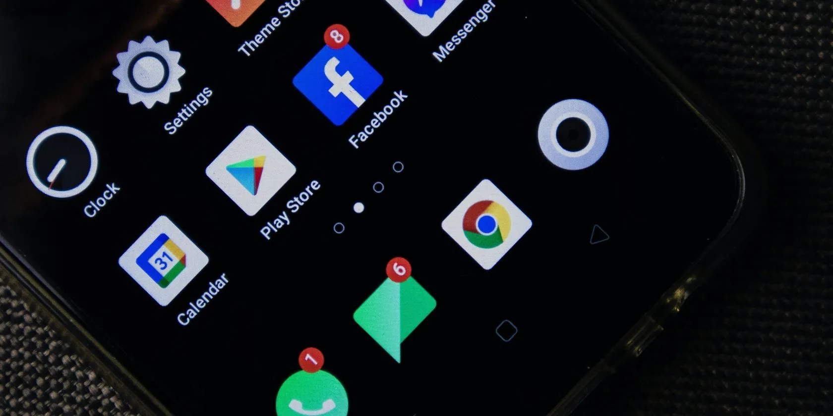 Các biểu tượng thông báo ứng dụng trên thanh trạng thái của điện thoại Android, minh họa sự đa dạng của thông báo.