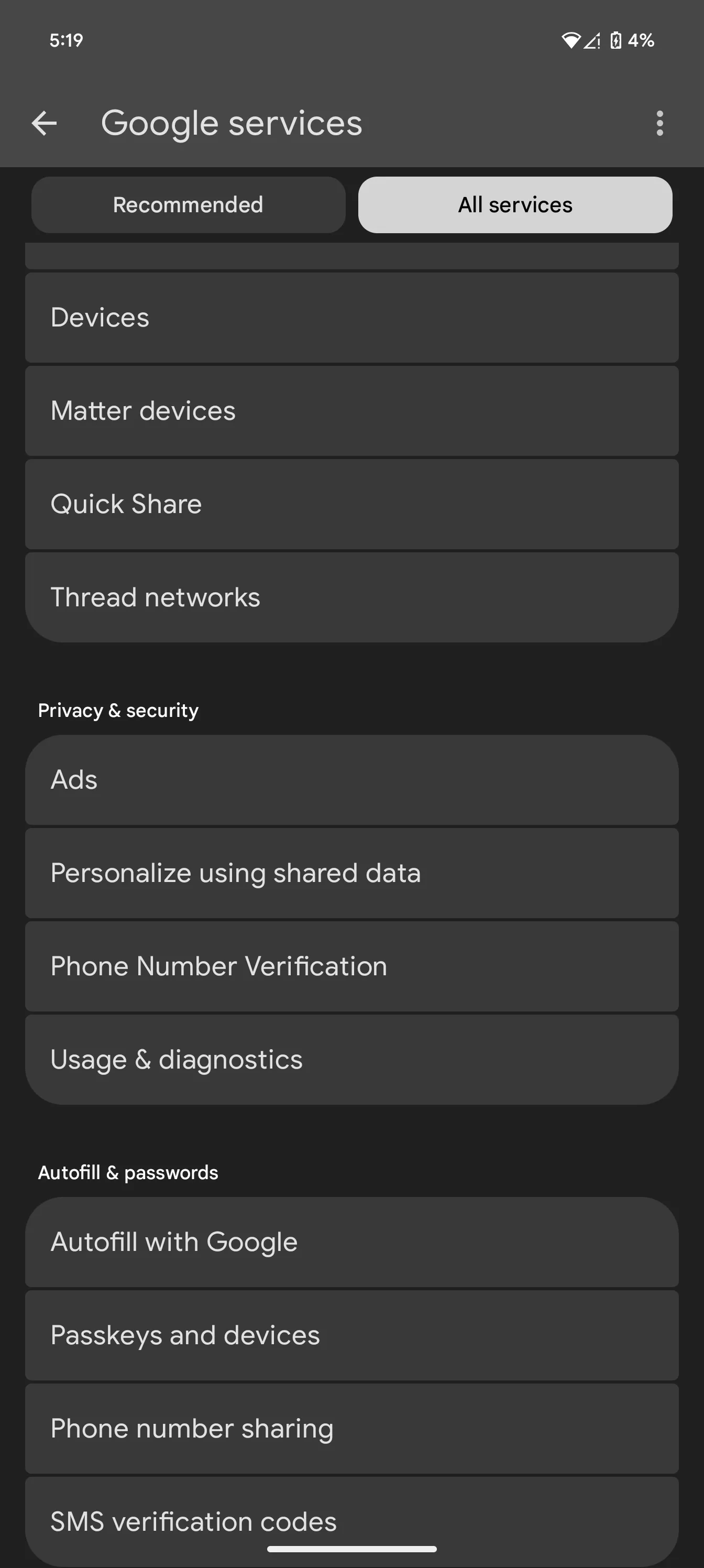 Cài đặt quyền riêng tư và bảo mật trong Google Services, minh họa các tùy chọn để tắt quảng cáo cá nhân hóa trên thiết bị Android.