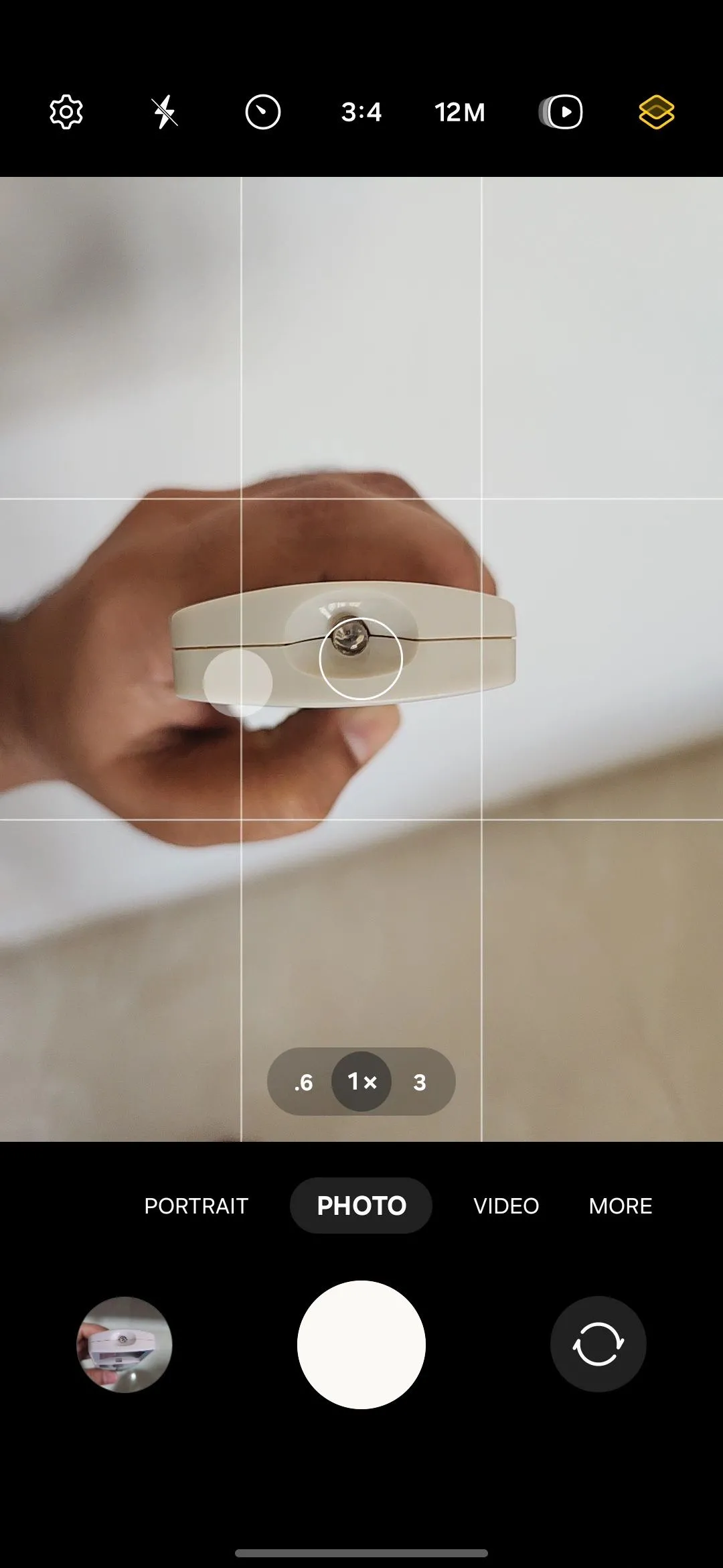 Camera điện thoại Android hiển thị cảm biến hồng ngoại của điều khiển từ xa