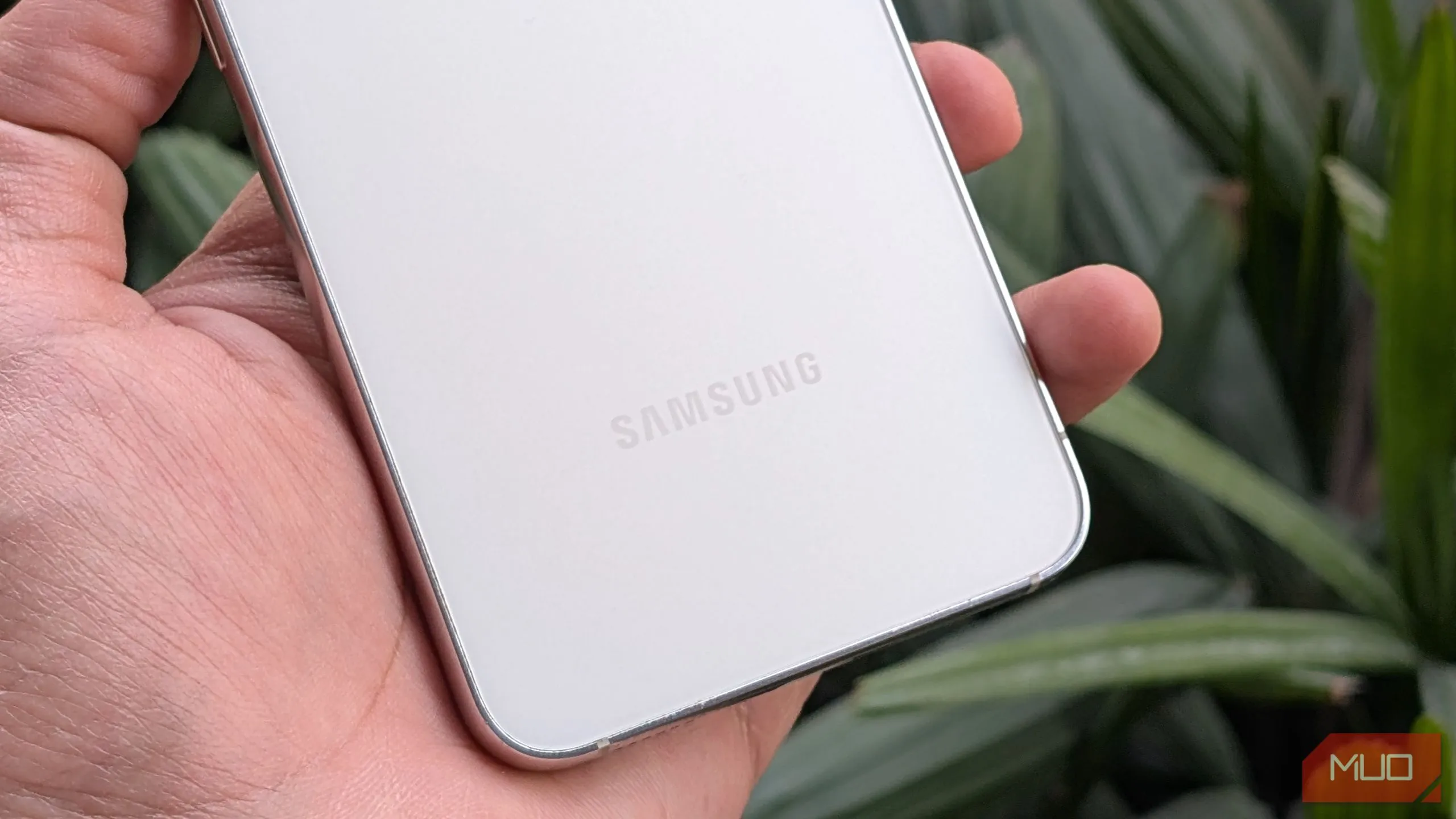 Cận cảnh Samsung Galaxy S23 trên tay