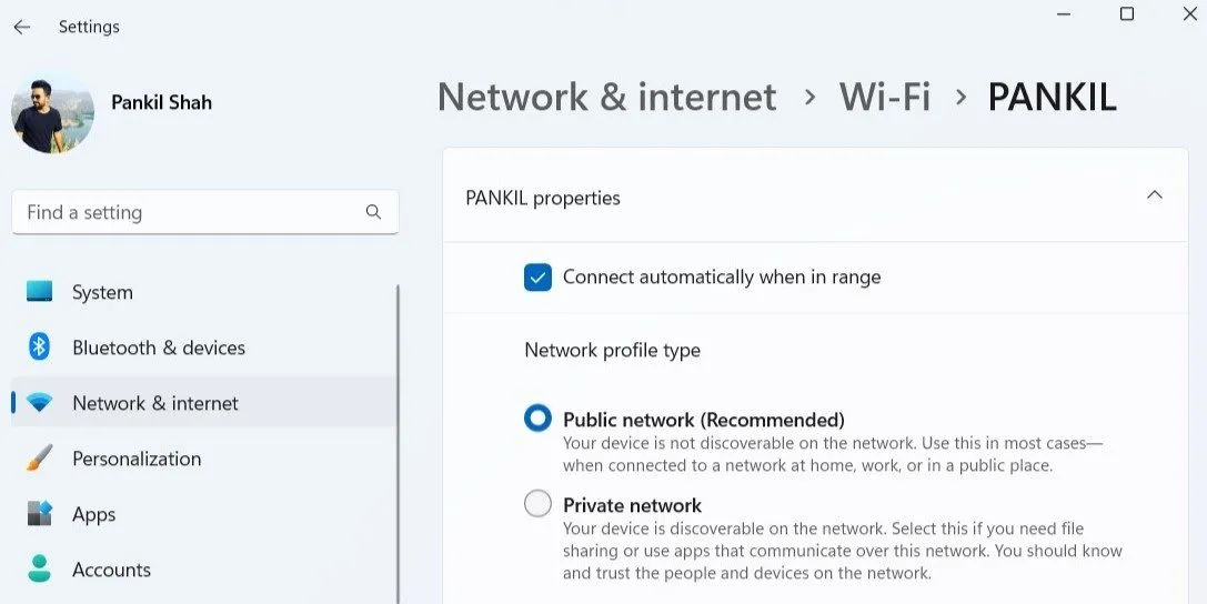 Chọn hồ sơ mạng công cộng hoặc riêng tư trong Cài đặt Wi-Fi của Windows để tăng cường bảo mật kết nối.