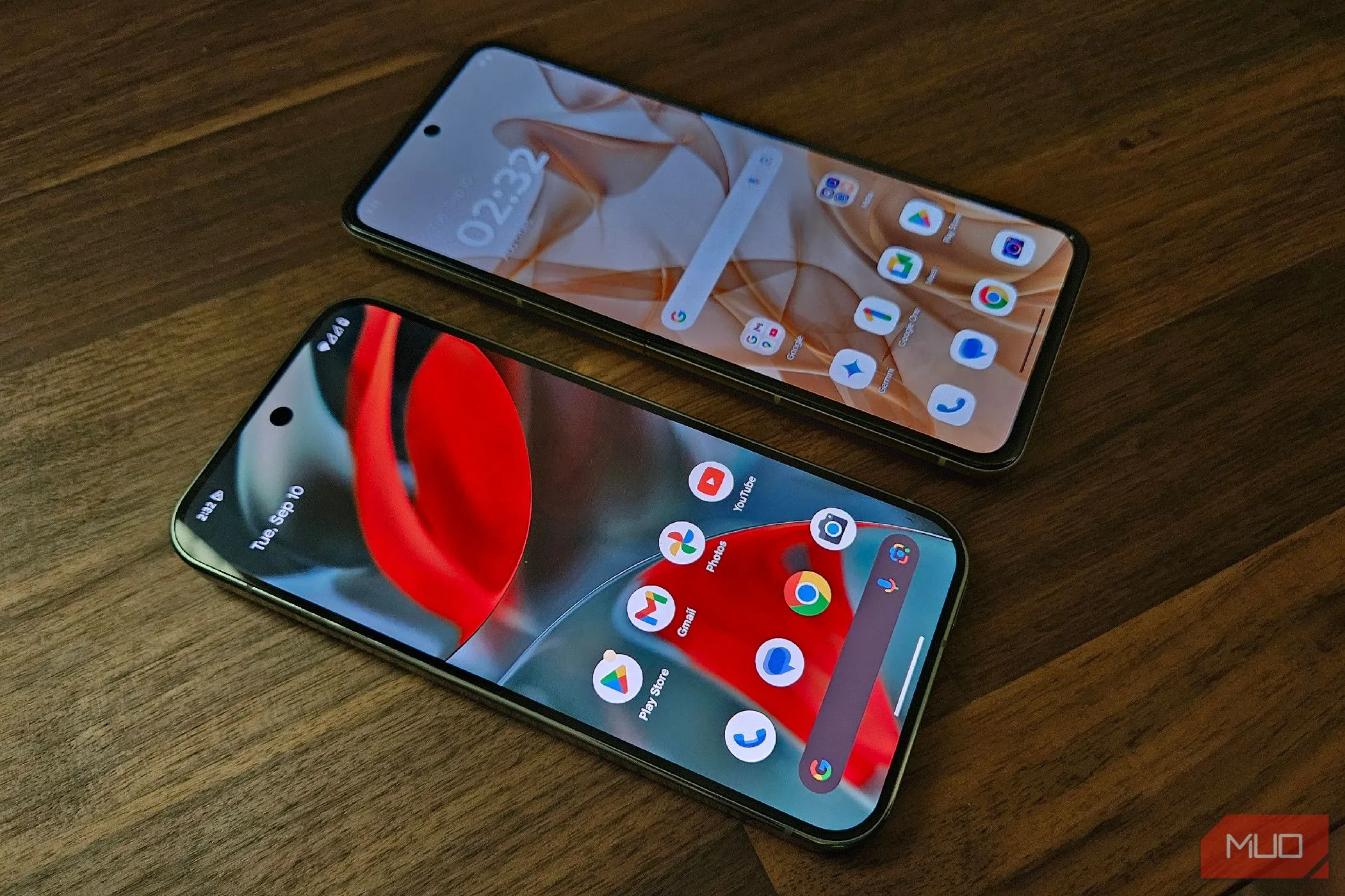 Điện thoại Motorola Razr 2024 và Google Pixel 9 Pro thể hiện sự đa dạng của thiết bị Android