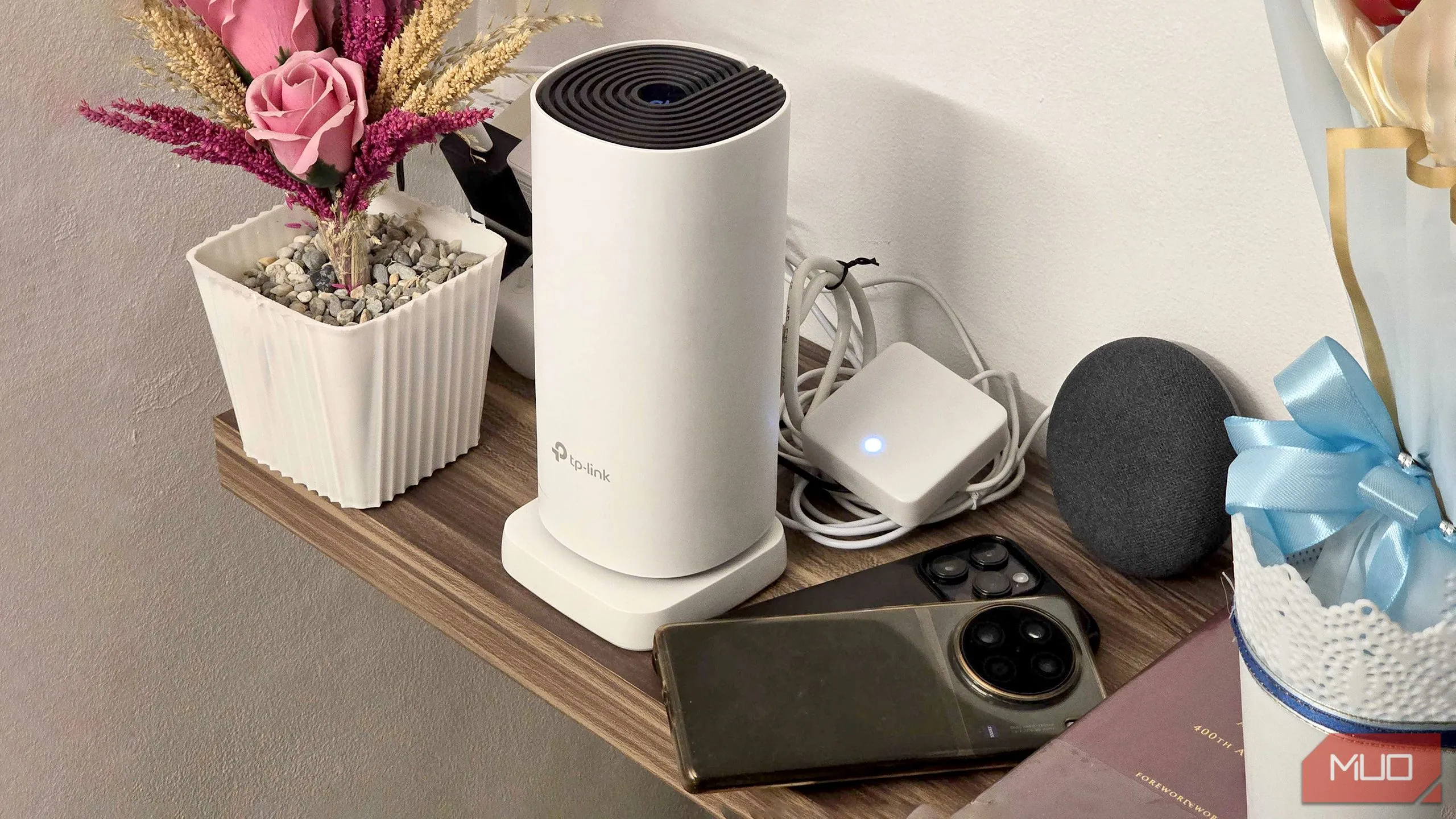 Điện thoại thông minh kết nối với mạng Wi-Fi khách