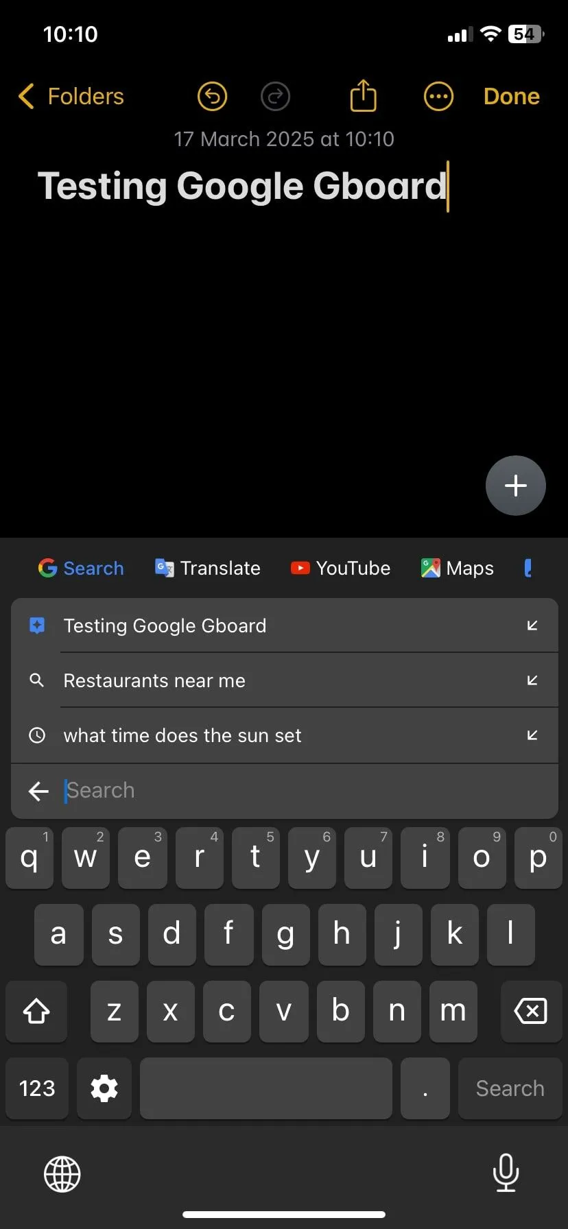 Gboard hiển thị các gợi ý tìm kiếm của Google trực tiếp trên bàn phím.