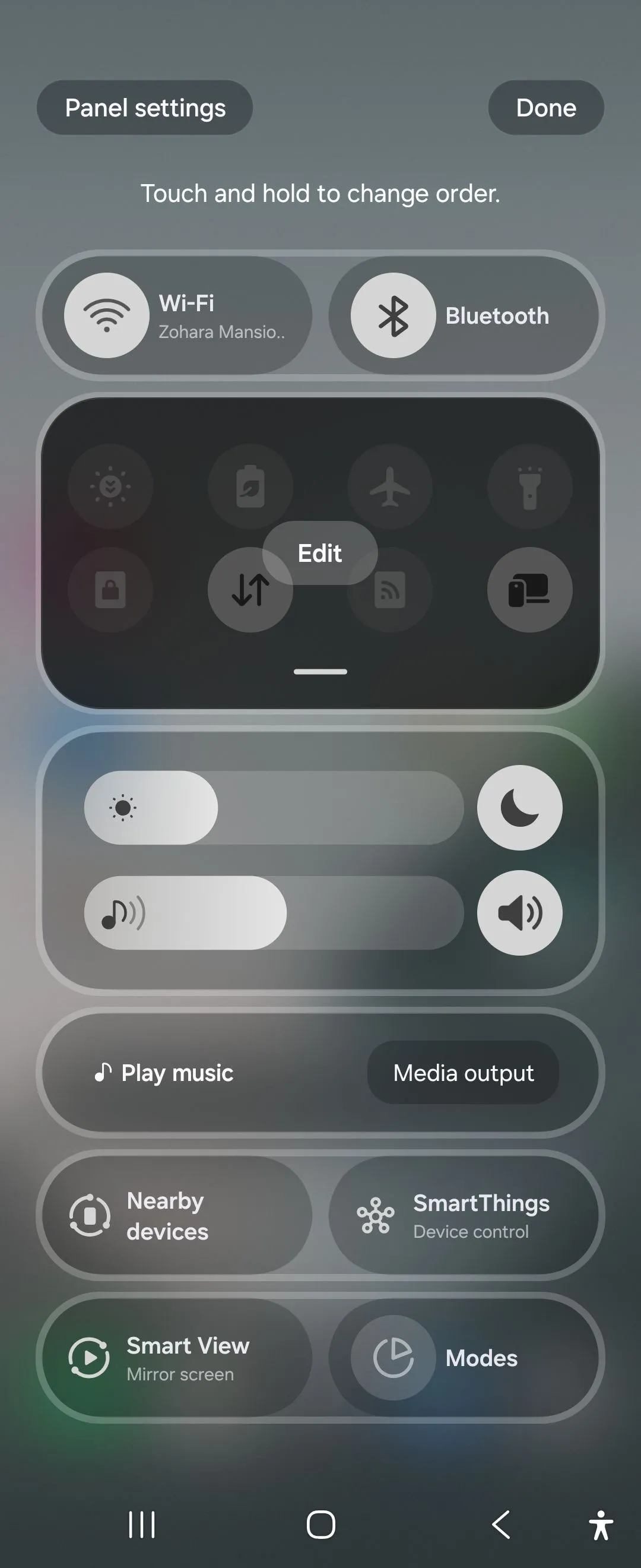 Giao diện bảng Cài đặt nhanh đã tách rời trên Galaxy Z Flip 6 chạy One UI 7
