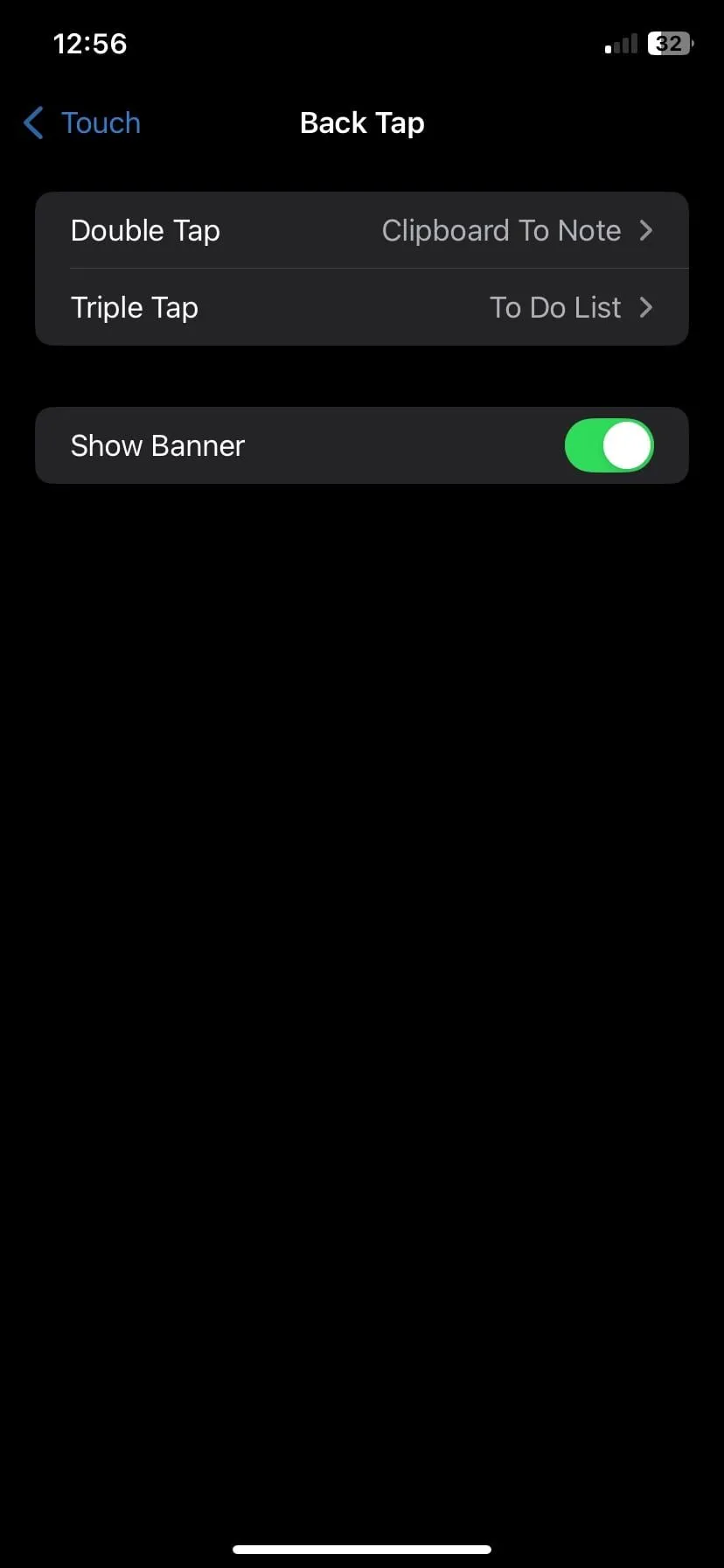 Giao diện cài đặt tính năng Chạm mặt lưng (Back Tap) trên iPhone với các tùy chọn chạm hai lần và chạm ba lần