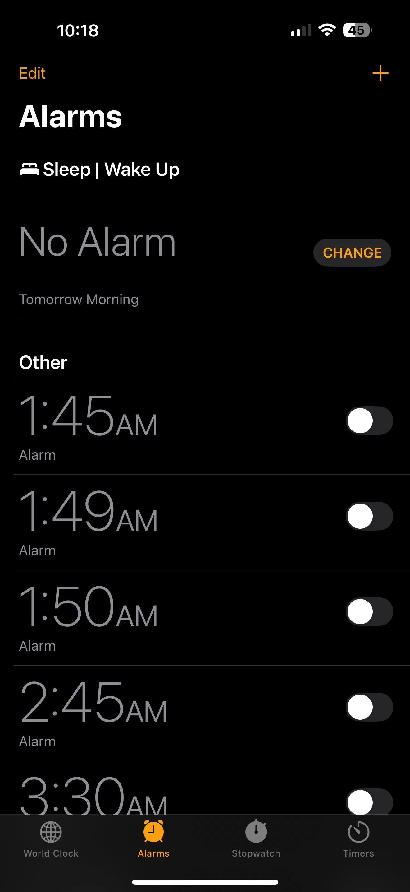 Giao diện chính của ứng dụng Đồng hồ (Clock app) trên iPhone, sẵn sàng thêm báo thức mới.