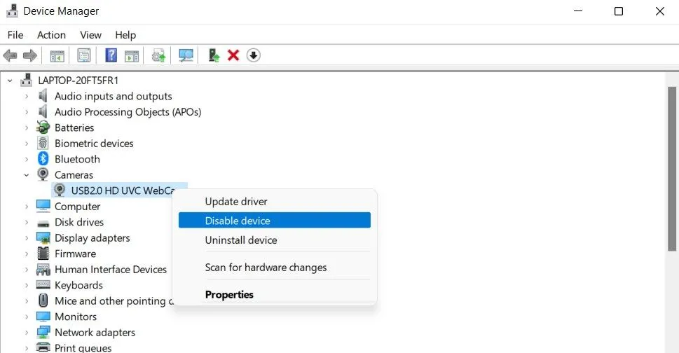 Giao diện Device Manager trên Windows hiển thị cách tắt webcam tích hợp để tăng cường bảo mật