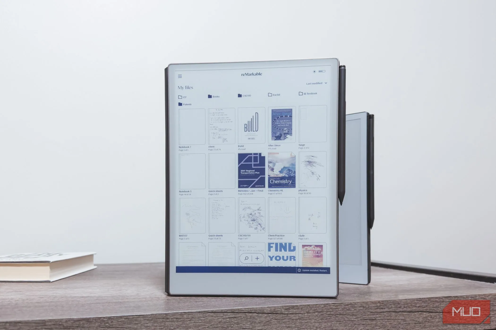 Giao diện hệ điều hành (trang chủ) của reMarkable Paper Pro, minh họa sự đơn giản, tập trung vào tài liệu và ghi chú, không có ứng dụng bên thứ ba.