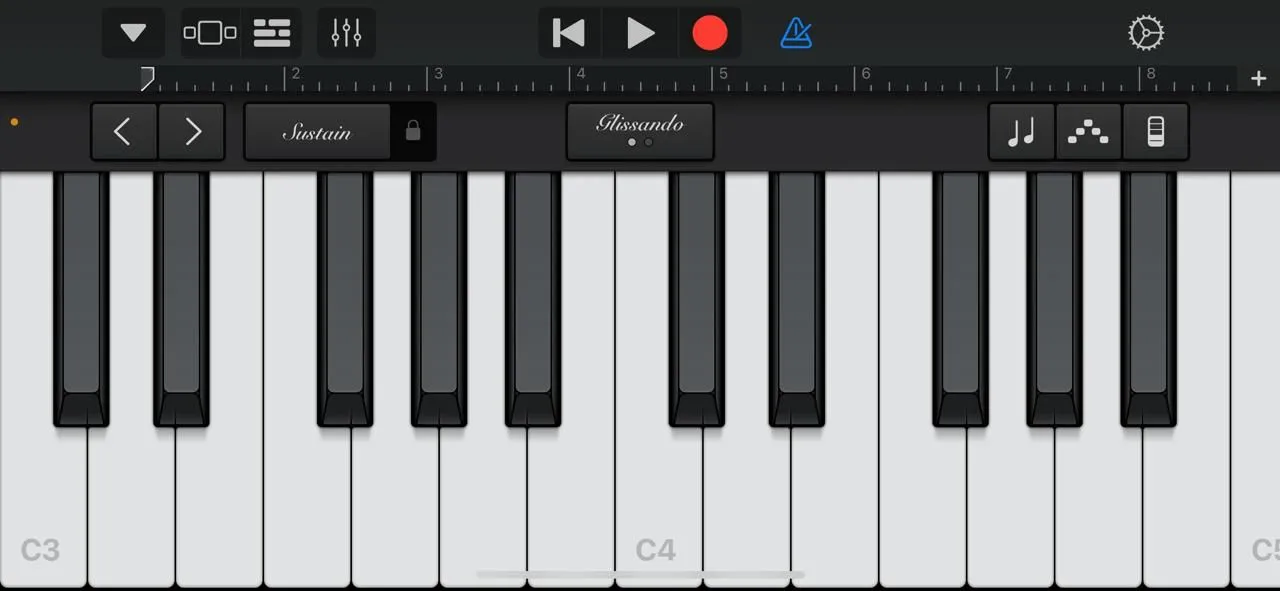 Giao diện piano ảo trong ứng dụng GarageBand trên iPhone để sáng tạo âm nhạc.