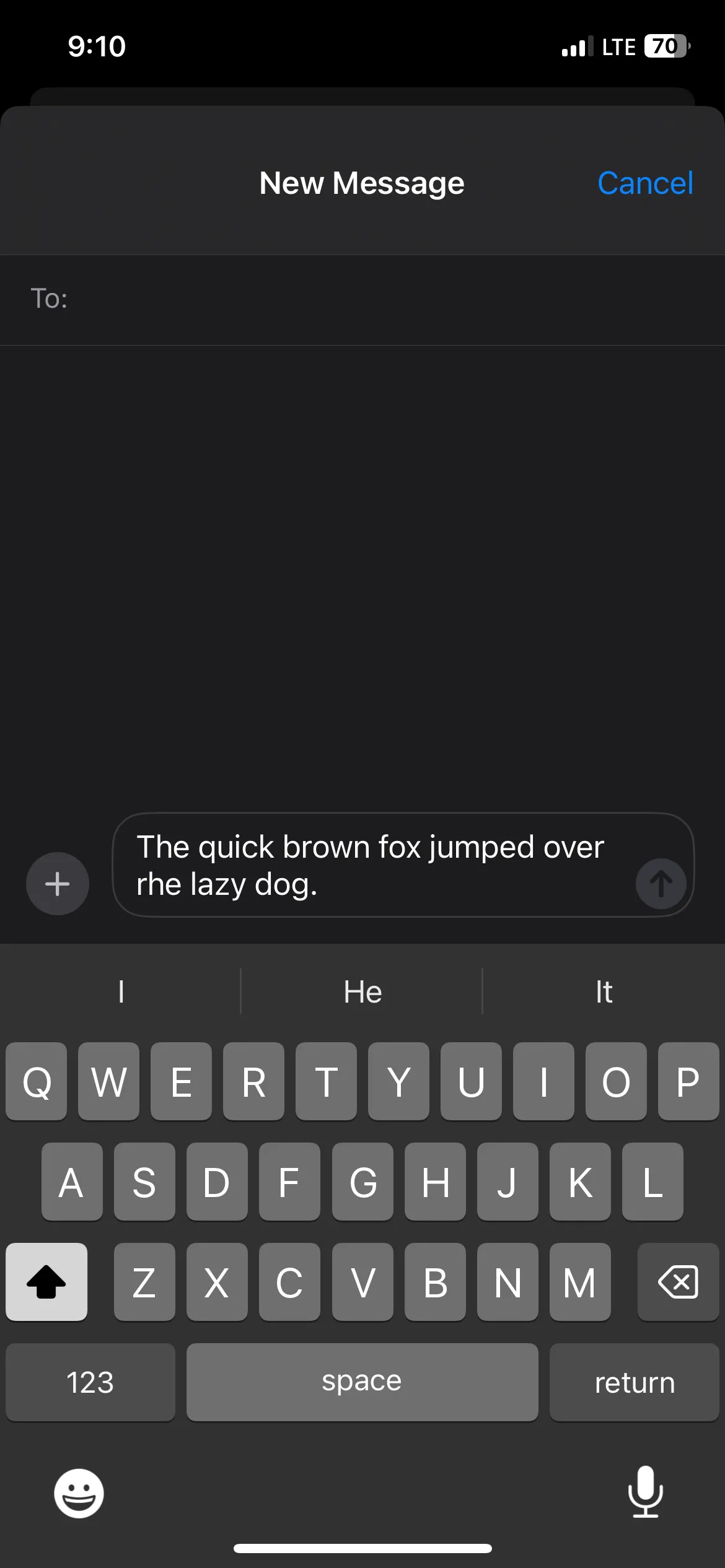 Gõ phím tắt &quot;quick brown fox&quot; trong ứng dụng tin nhắn trên iPhone.