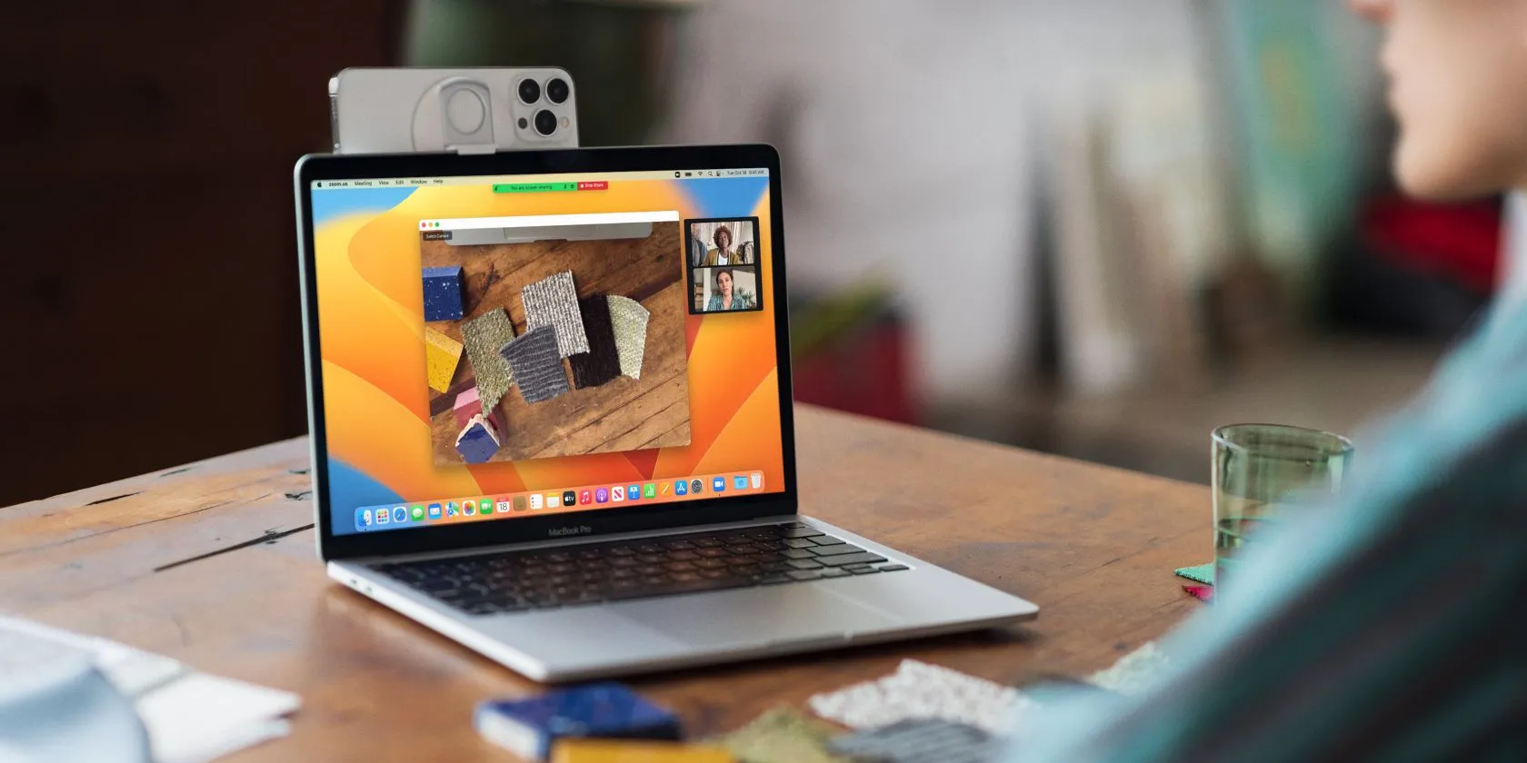 iPhone và MacBook sử dụng Continuity Camera làm webcam
