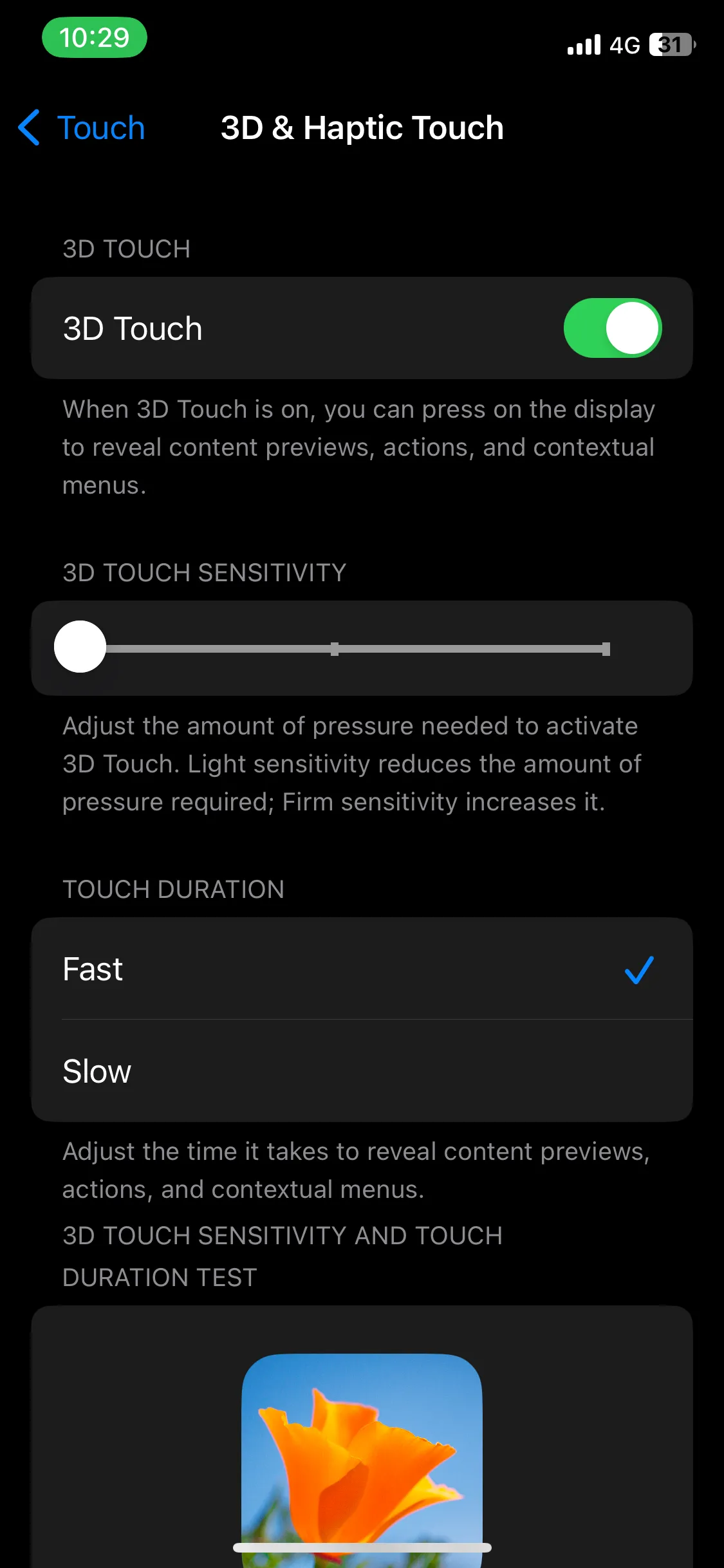 Màn hình cài đặt Cảm ứng Haptic trong ứng dụng Cài đặt iOS, với tùy chọn thời gian chạm Nhanh và Chậm.