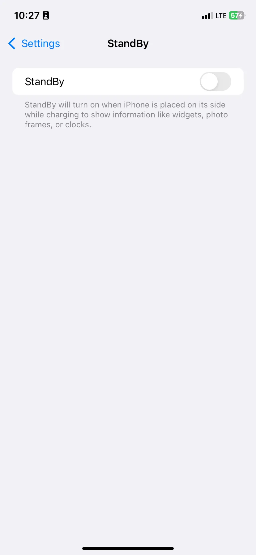 Màn hình cài đặt StandBy trên iPhone đã tắt
