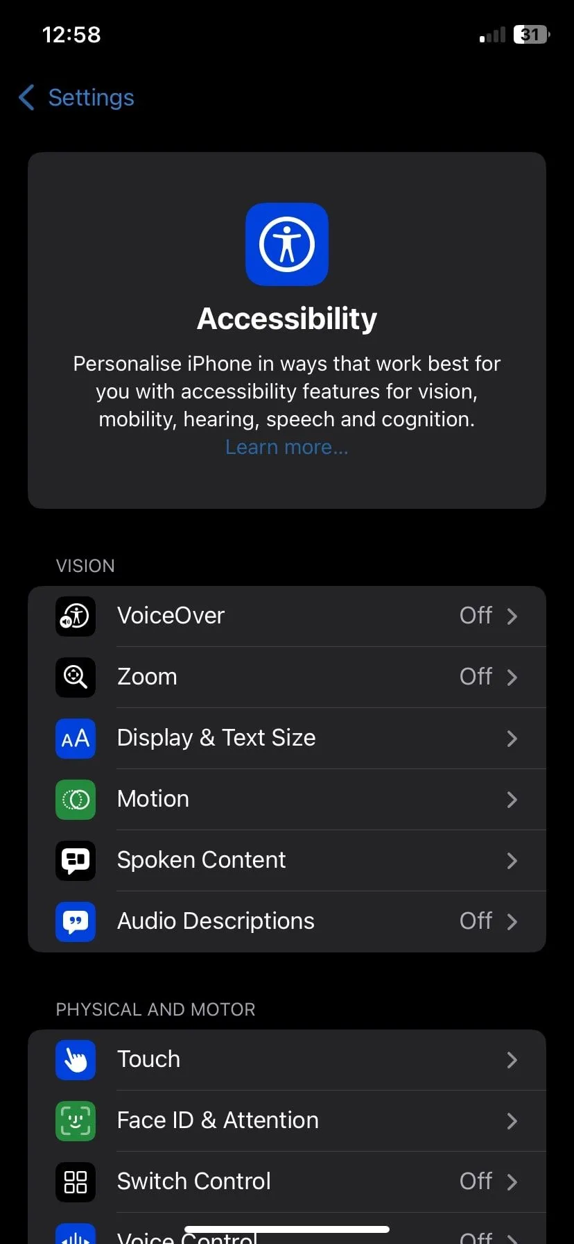 Màn hình cài đặt Trợ năng trên iOS, hiển thị các tùy chọn trợ năng của iPhone