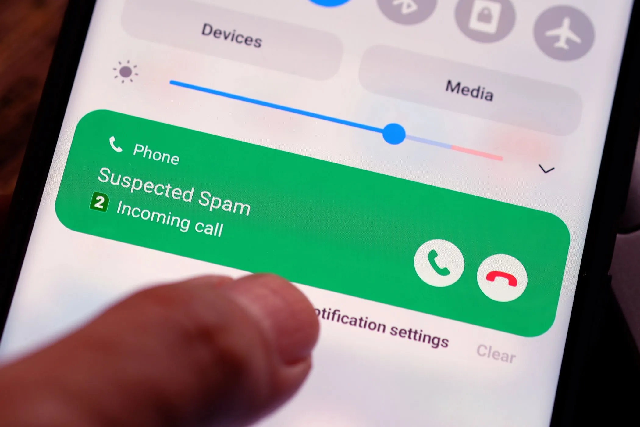 Màn hình điện thoại Android hiển thị thông báo cuộc gọi bị nghi ngờ là spam