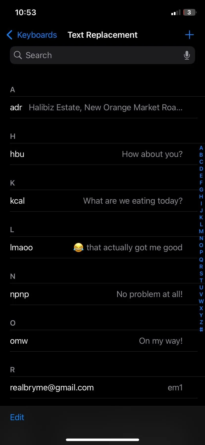 Màn hình quản lý các phím tắt Thay thế Văn bản trên iPhone, hiển thị danh sách cụm từ và phím tắt.