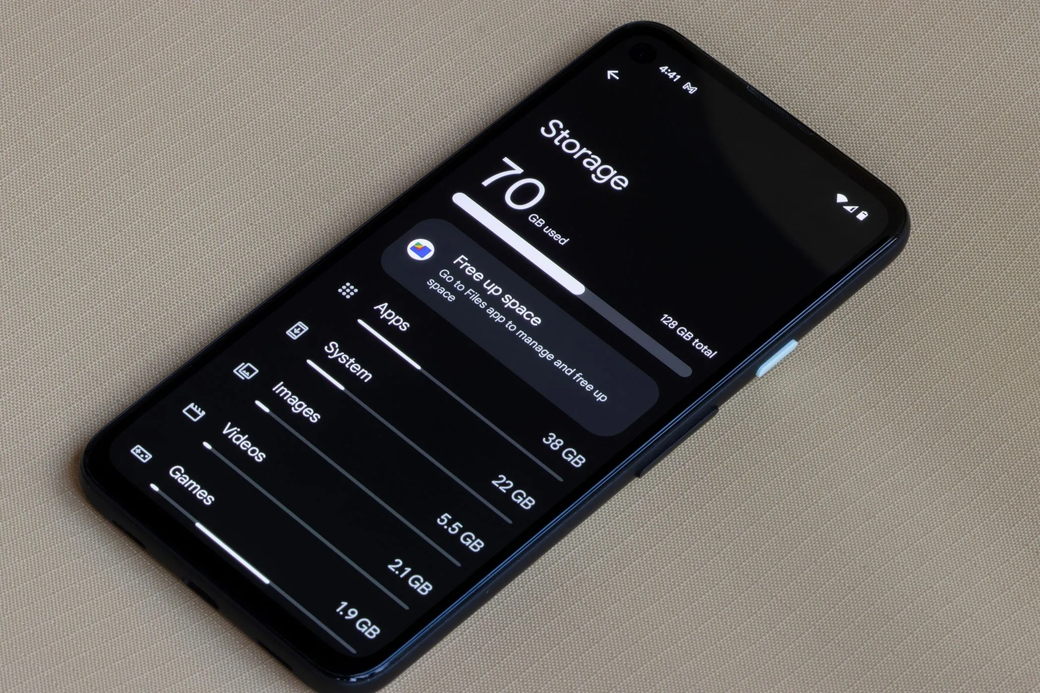 Menu cài đặt bộ nhớ trên điện thoại Android, minh họa dung lượng lưu trữ đang sử dụng.