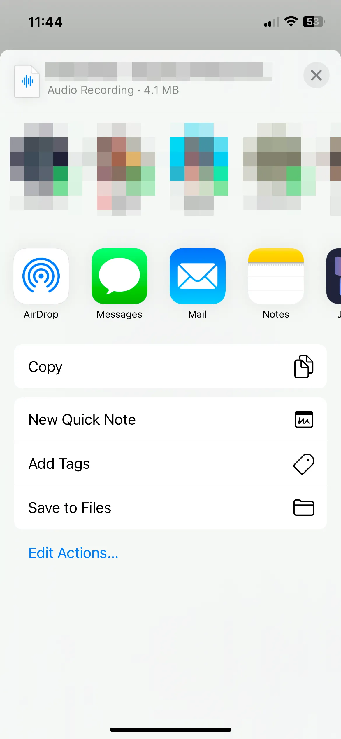 Menu chia sẻ tệp âm thanh trong ứng dụng Tệp trên iPhone, hướng dẫn sao chép clip nhạc để làm âm báo sạc tùy chỉnh.