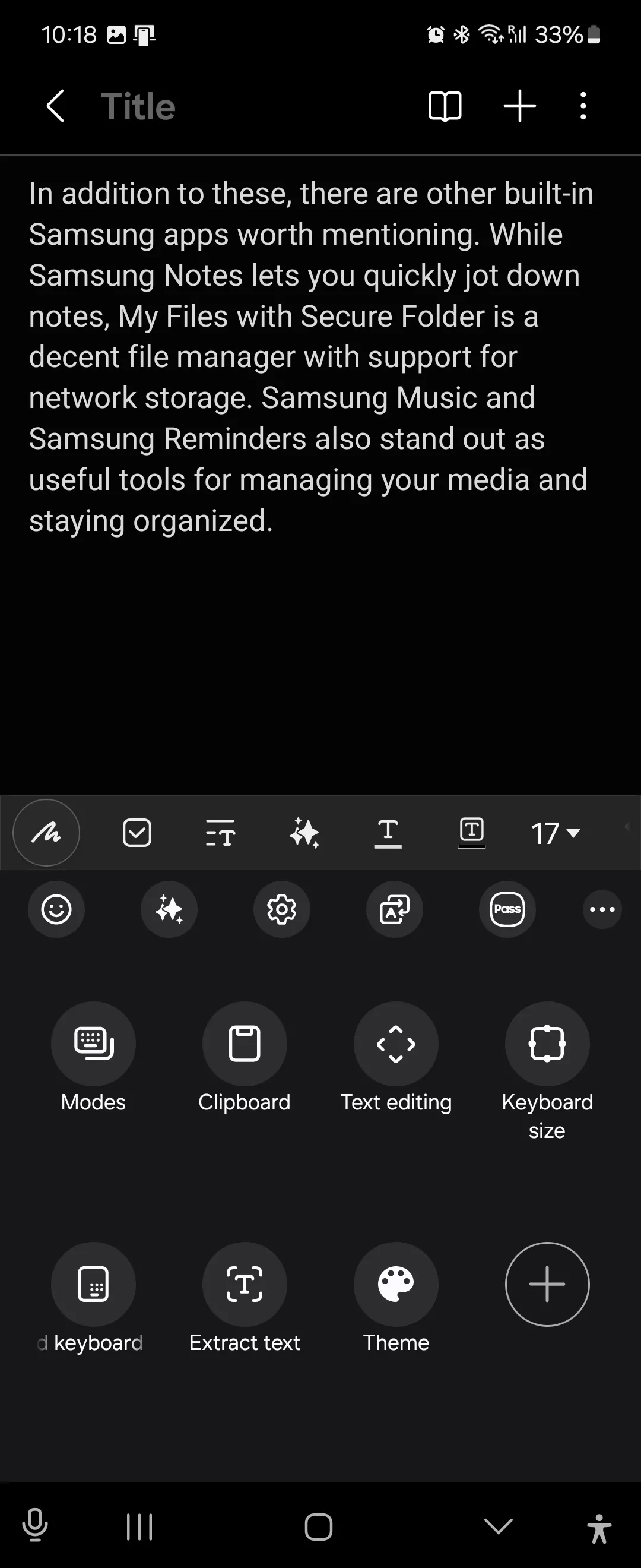 Thanh phím tắt của Samsung Keyboard hiển thị các chức năng như Samsung Pass, dịch thuật và trích xuất văn bản trong Samsung Notes