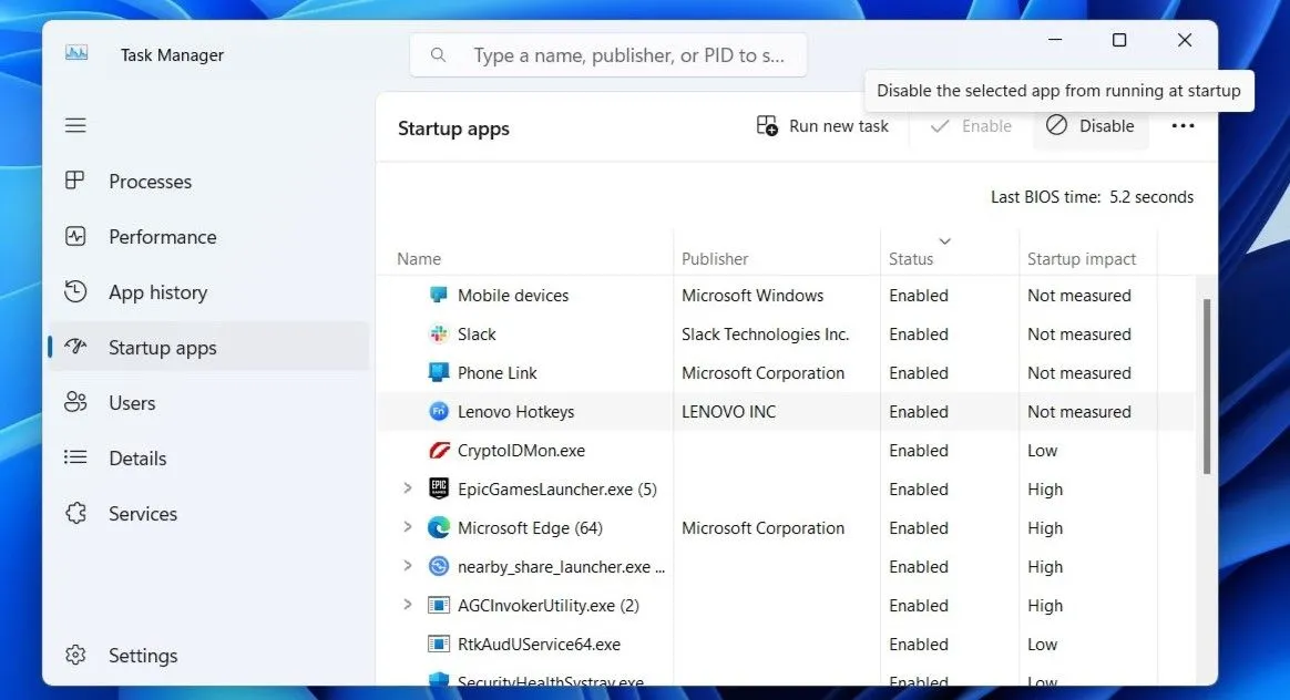 Thẻ Ứng dụng khởi động trong Trình quản lý Tác vụ của Windows 11, hiển thị danh sách các chương trình tự chạy khi hệ thống khởi động.