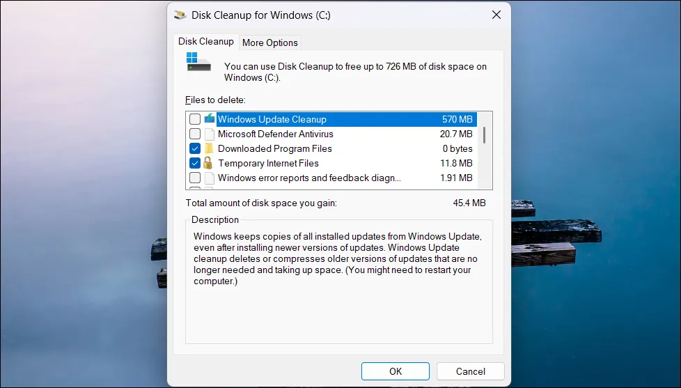 Tiện ích Disk Cleanup đang chạy trên máy tính Windows 11, giúp người dùng dọn dẹp các tệp tin tạm thời và giải phóng dung lượng ổ đĩa.