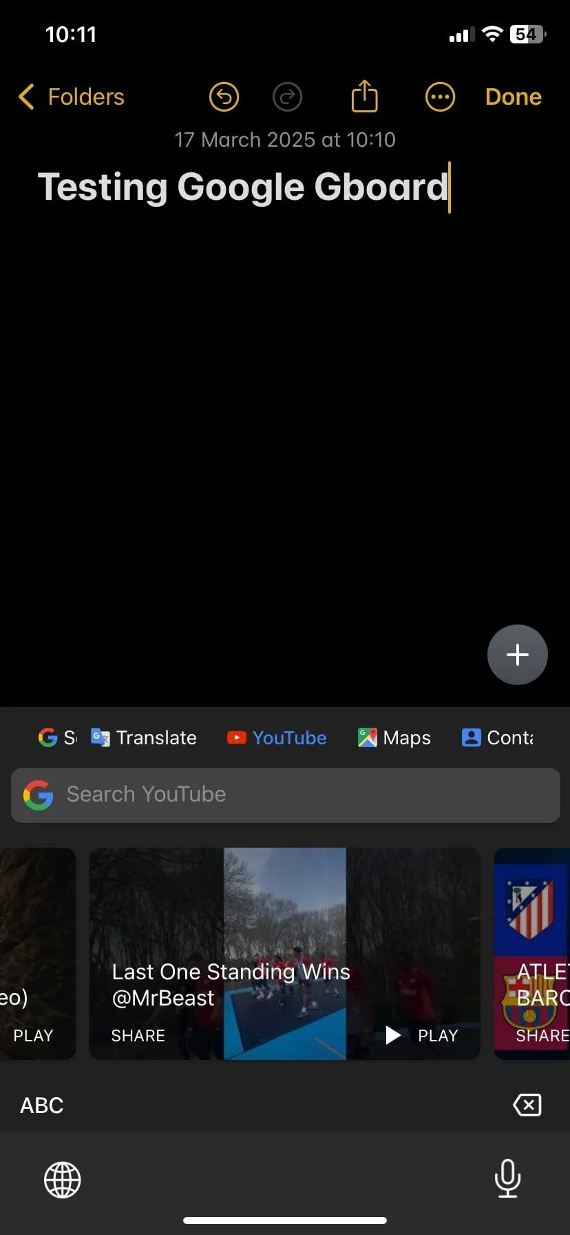 Tiện ích mở rộng YouTube trên Gboard hiển thị các video gợi ý.