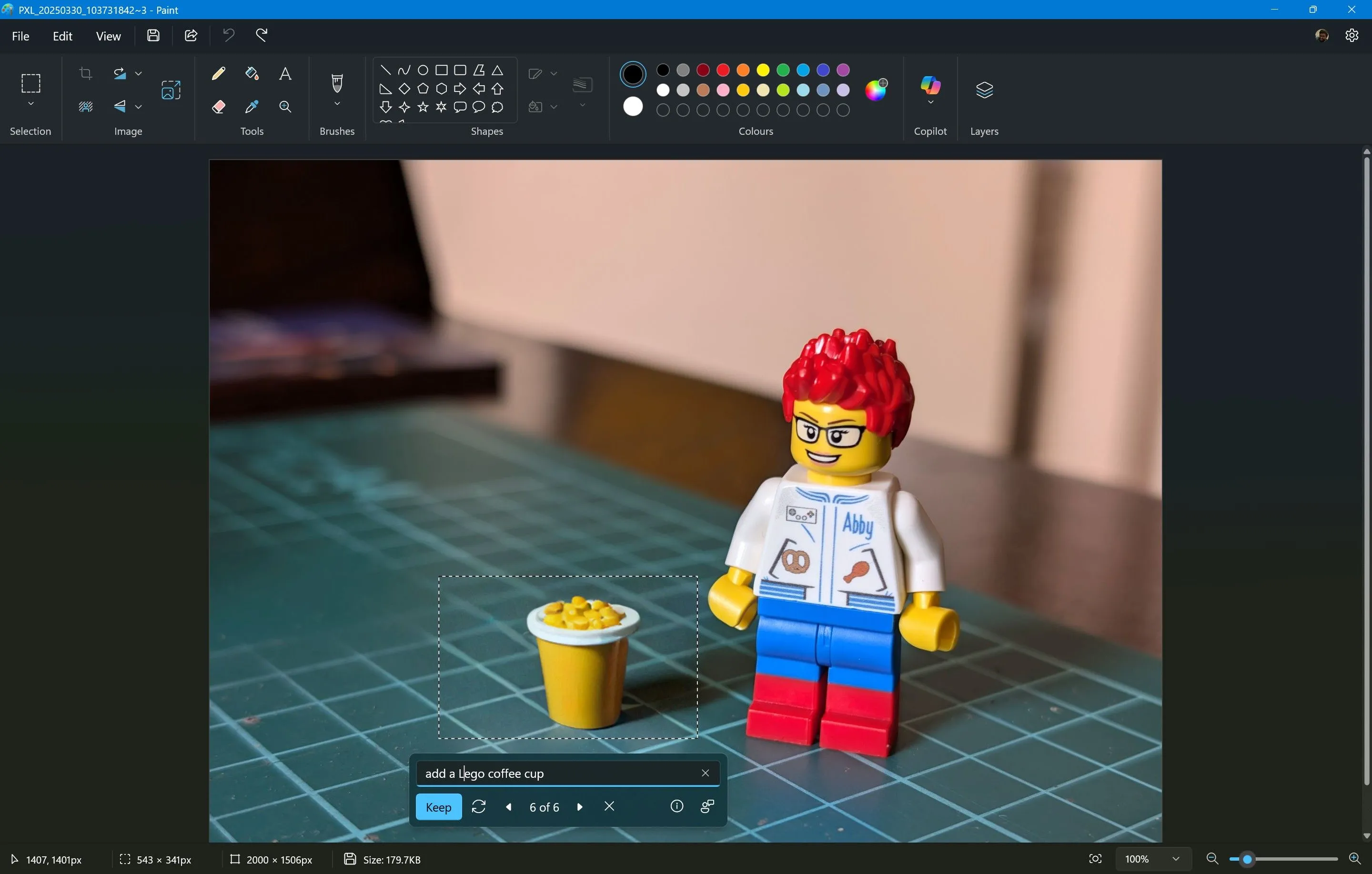 Tính năng Generative Fill trong Microsoft Paint, cho phép chèn thêm vật thể AI vào vùng chọn của hình ảnh.