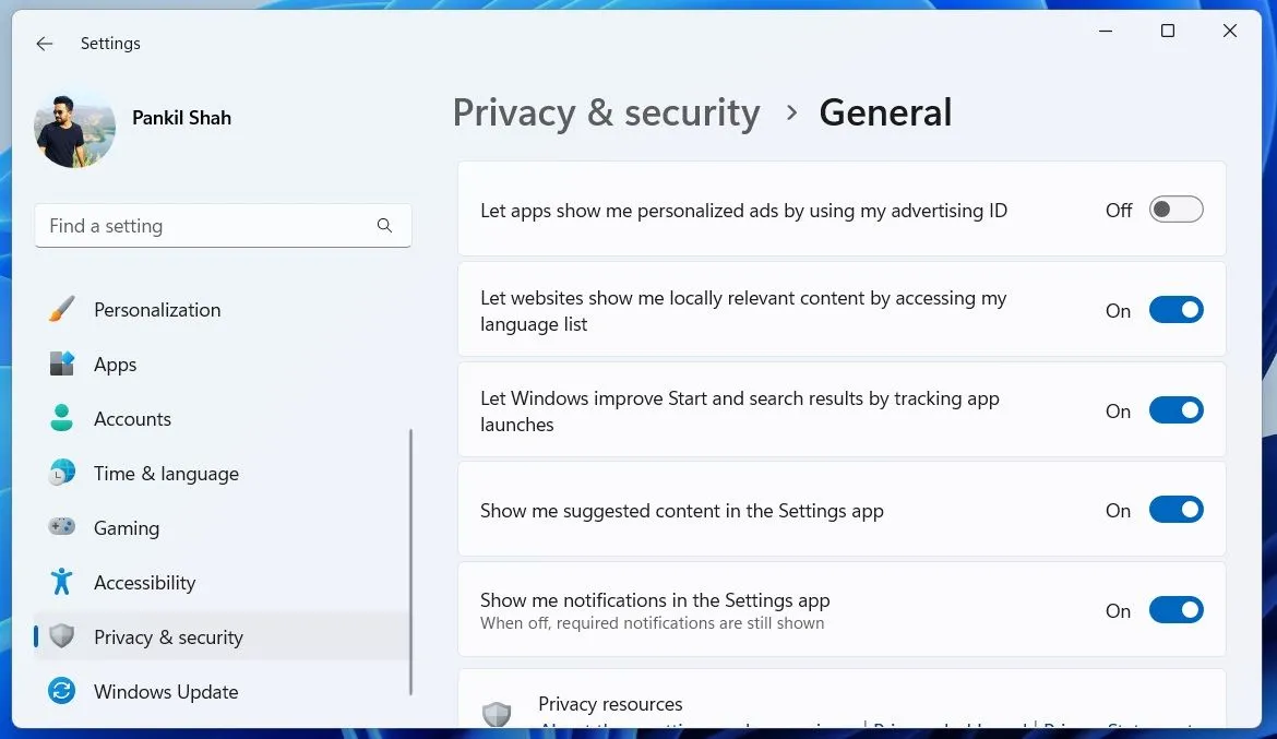 Tùy chọn theo dõi quảng cáo trong menu Cài đặt quyền riêng tư Windows 11