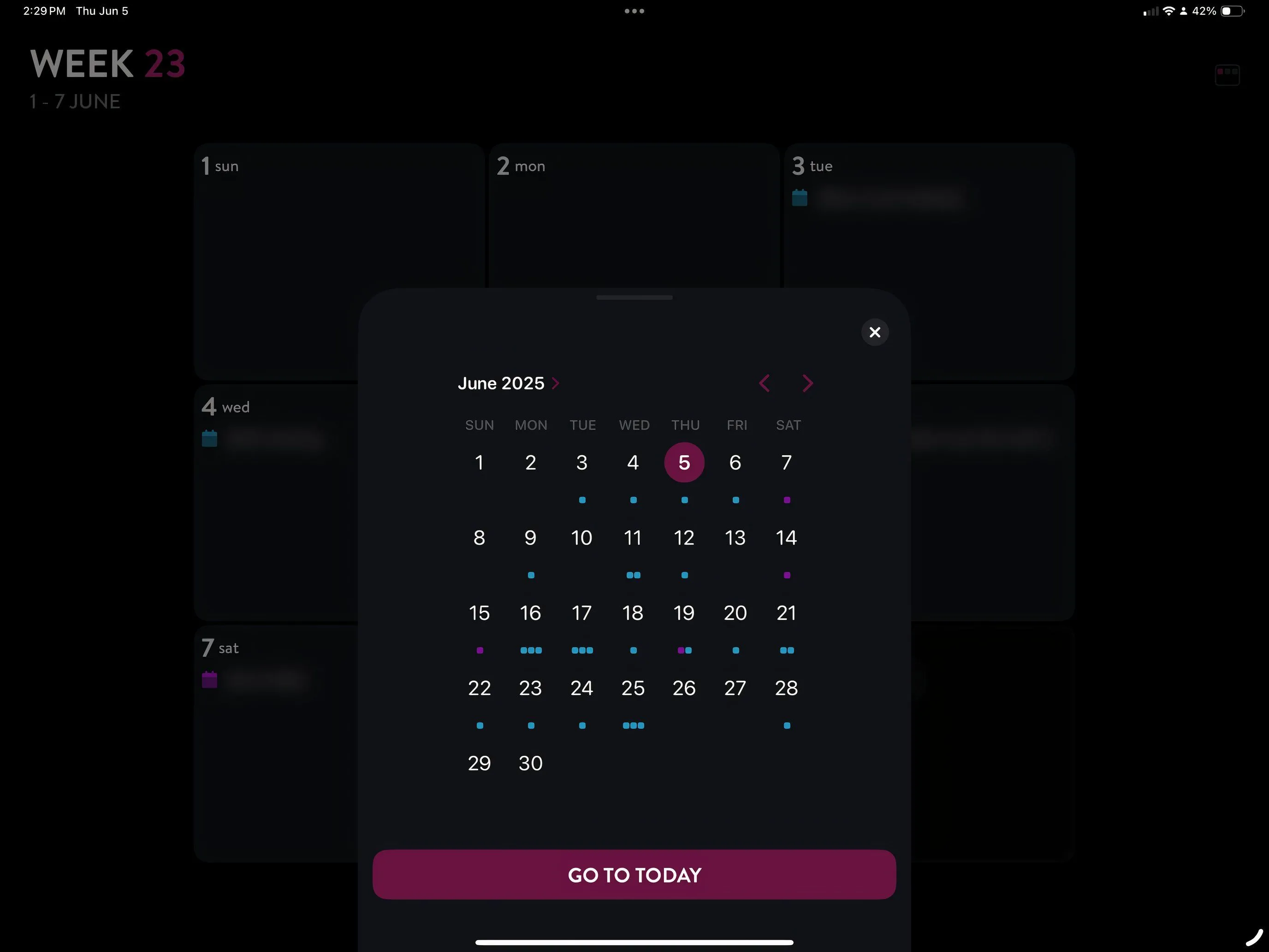 Ứng dụng Moleskine Planner hiển thị lịch trình và các mục tiêu được sắp xếp khoa học