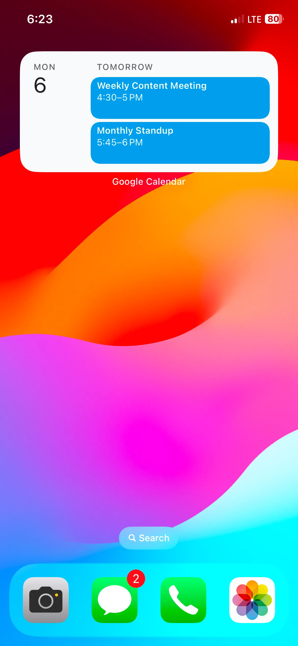 Widget Lịch Google (Google Calendar) hiển thị các sự kiện và cuộc họp sắp tới trên màn hình chính iPhone.